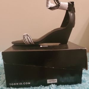 Torrid Black and white wedge sandals